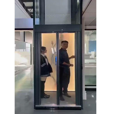 Elevador de tracción de 15 m basado en microprocesador