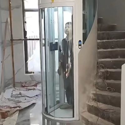 Elevador especial sin engranajes de 14,5 metros de altura