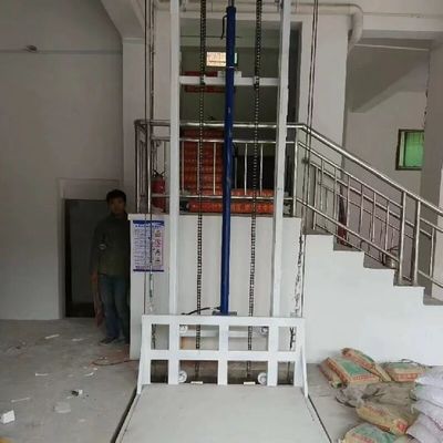Estacionamiento de emergencia plataforma de carga ascensor de carga personalizado pequeño ascensor